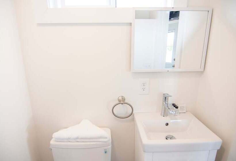 Отель Truro Beach Cottages