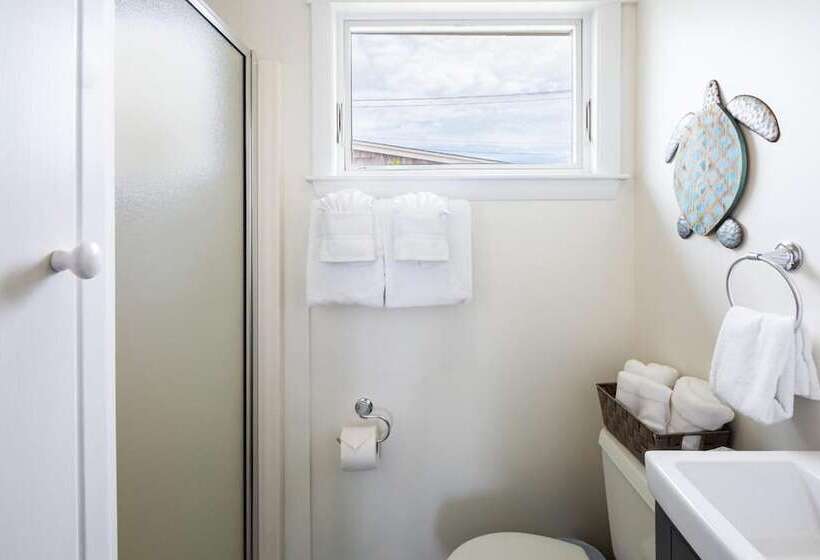 Отель Truro Beach Cottages