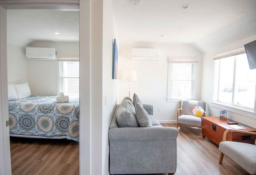 Отель Truro Beach Cottages