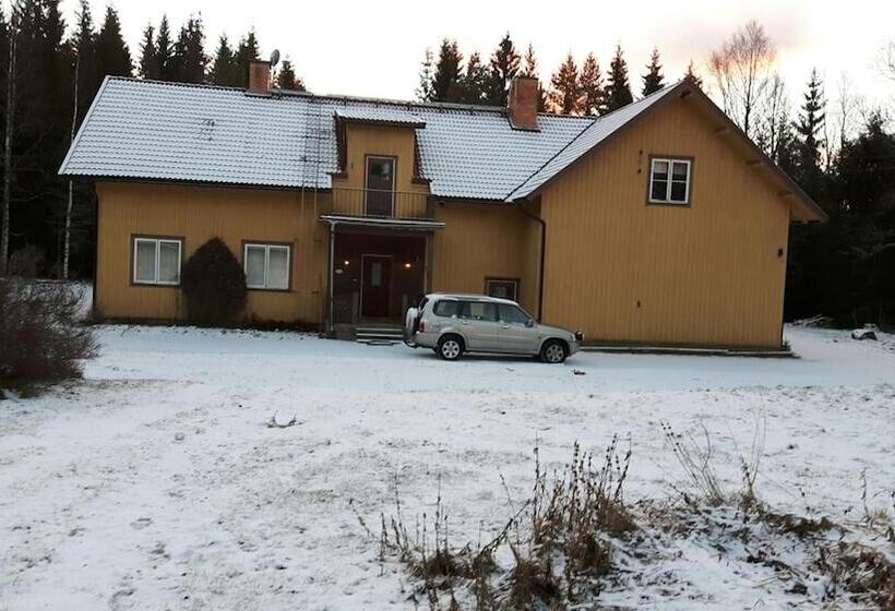 בית מלון כפרי Tyforsgården