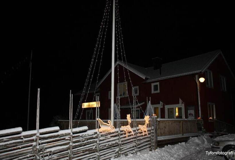 בית מלון כפרי Tyforsgården