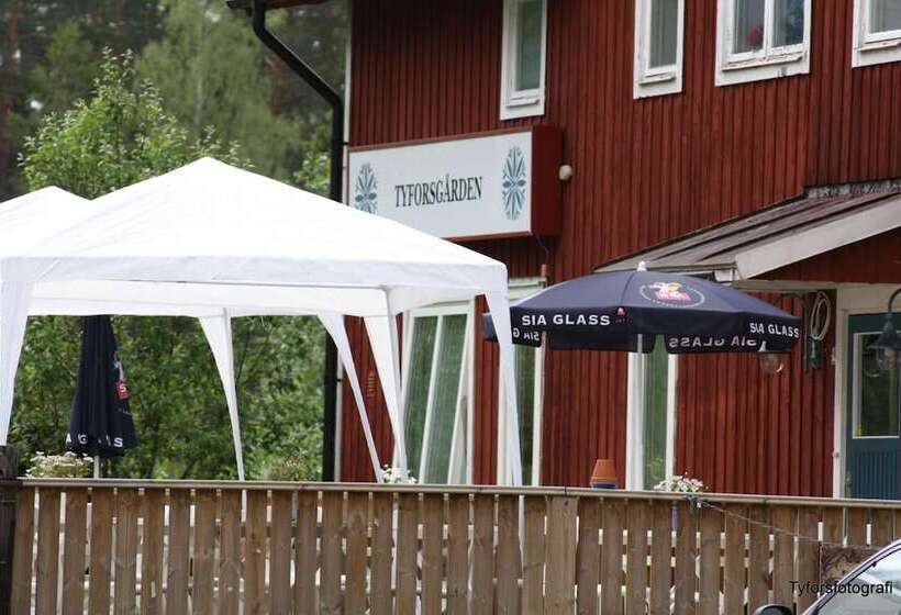 בית מלון כפרי Tyforsgården