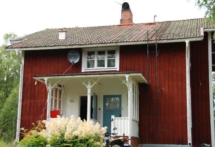 בית מלון כפרי Tyforsgården