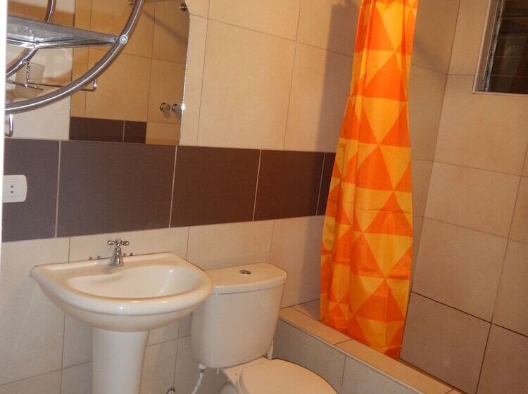 La Casa De Gloria B&b Hostel