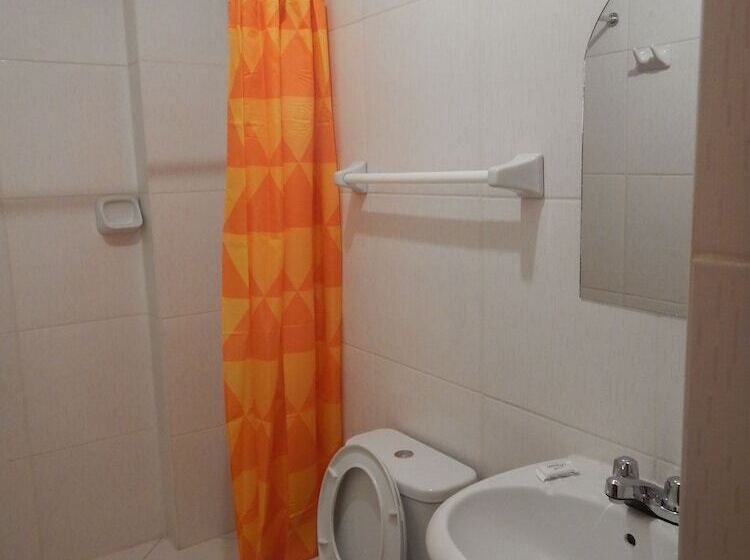 La Casa De Gloria B&b Hostel