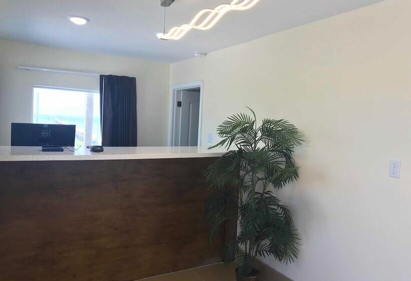 فندق على الطريق Bay View Inn