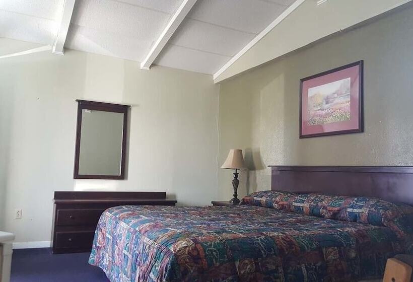 モーテル Cactus Inn And Suites