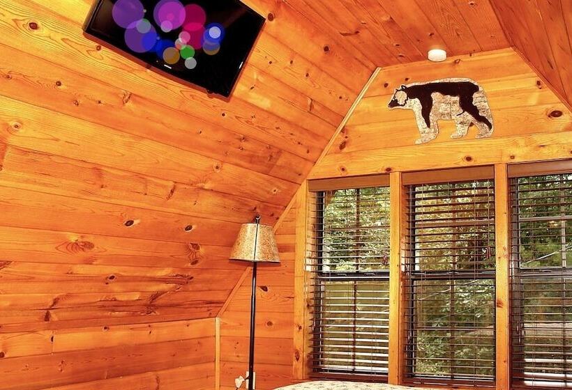 Mountain Laurel   1 Bedrooms, 1 Baths, Sleeps 4 Cabin By Redawning
