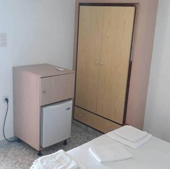 پانسیون Ambeles Apartments