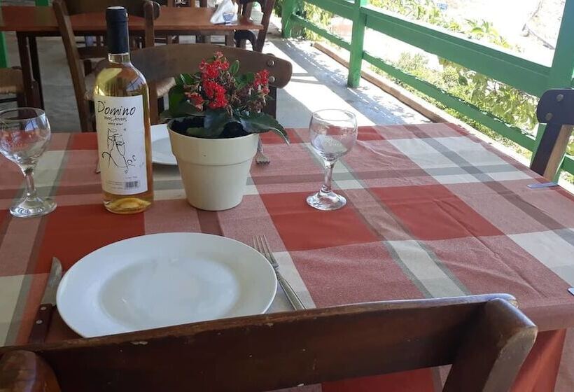 پانسیون Ambeles Apartments