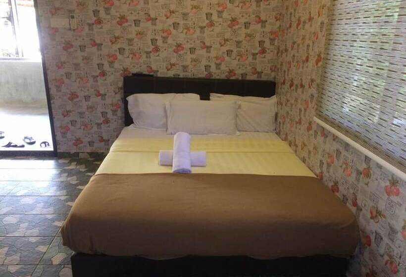 פנסיון Kelulut Lodge