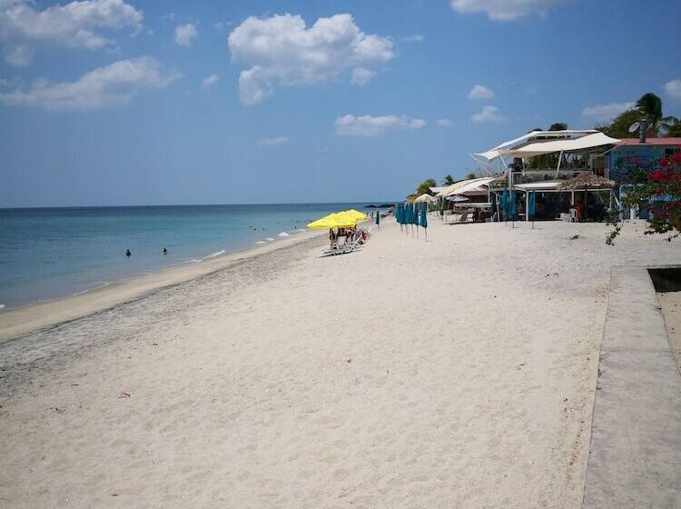 펜션 La Perla De Farallon Bed And Breakfast