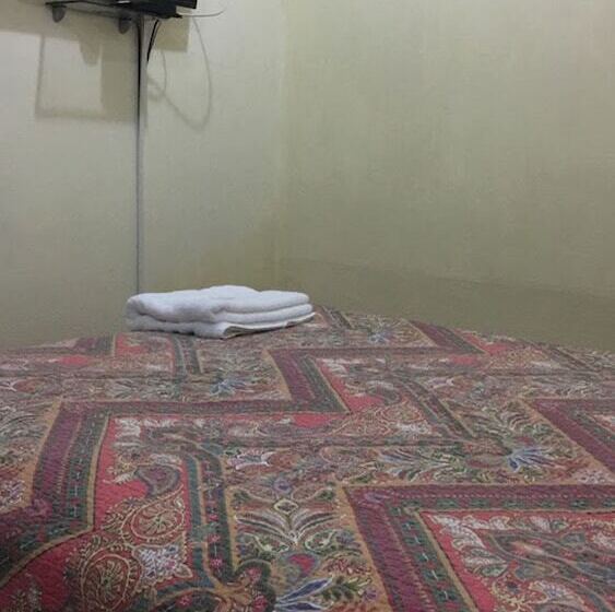 بنسيون Luna House Panama