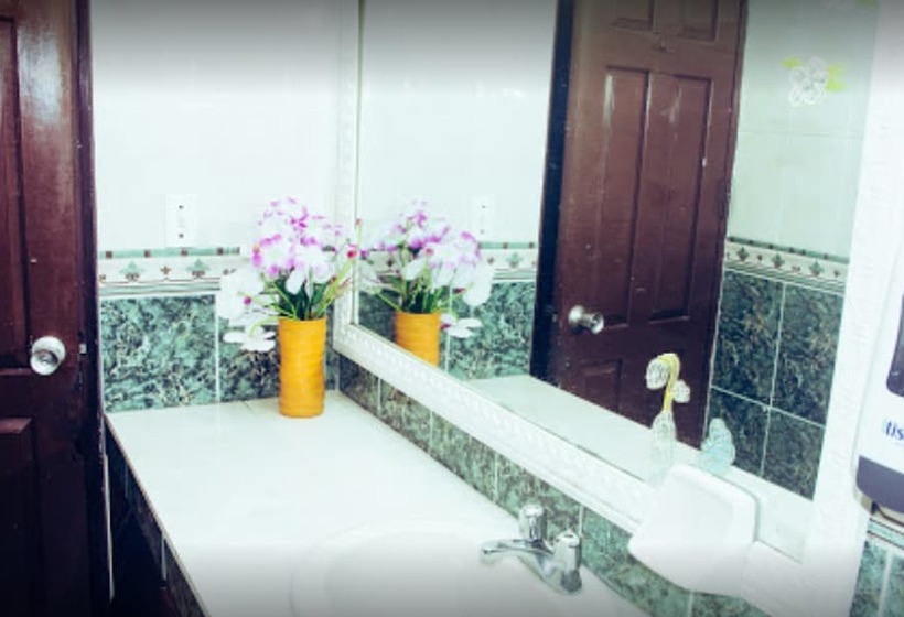 بنسيون Luna House Panama