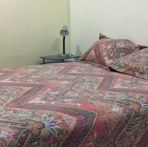 بنسيون Luna House Panama