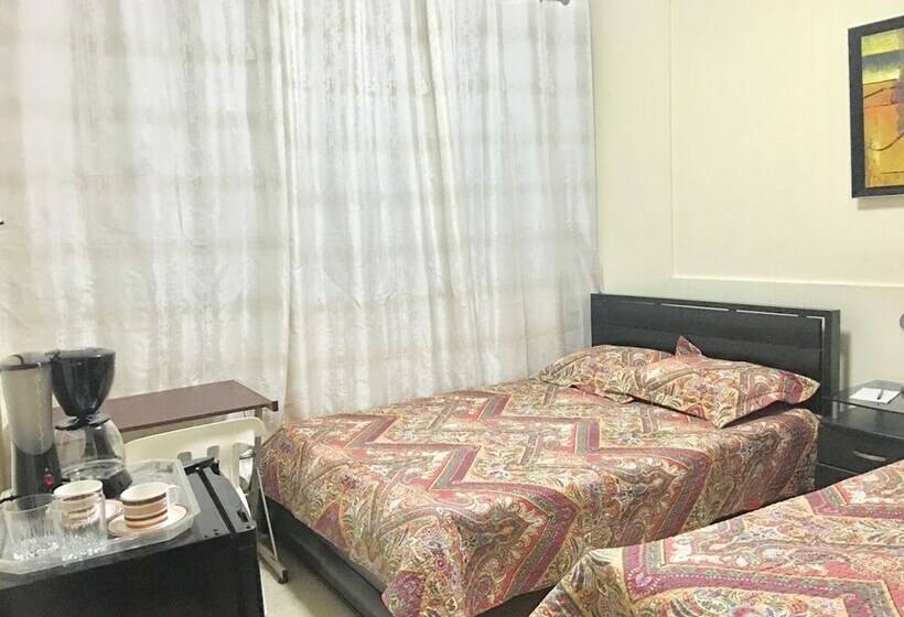 بنسيون Luna House Panama