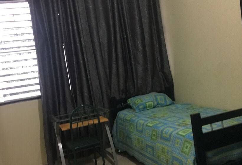 بنسيون Luna House Panama