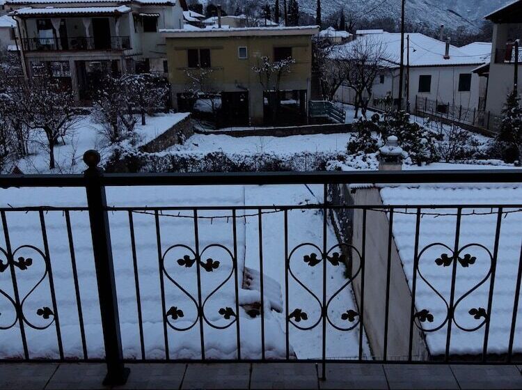 پانسیون Mansion Of Kertezis