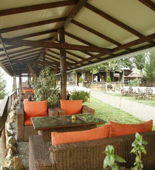 פנסיון Mythoxenia