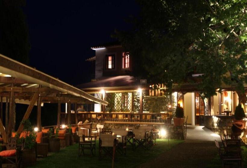 פנסיון Mythoxenia