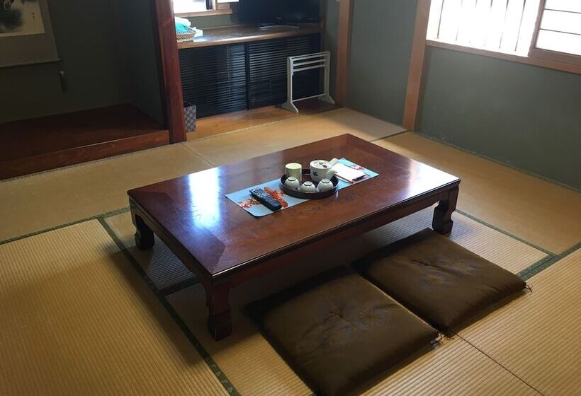 ペンション Noto Shimayado Segawa