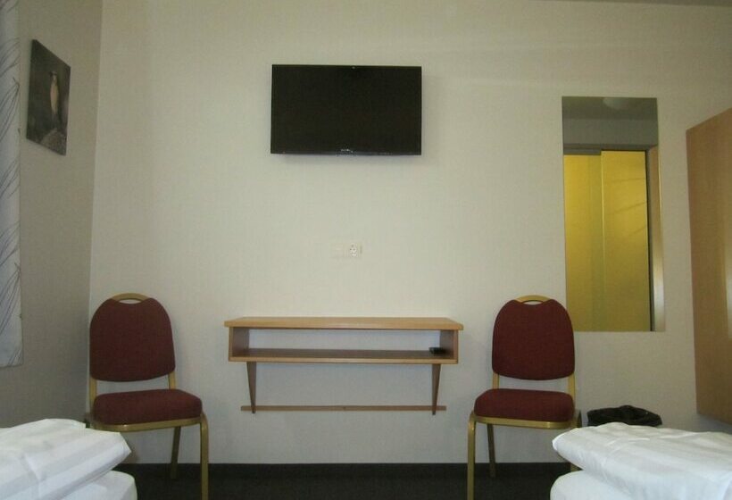 پانسیون Skulagardur