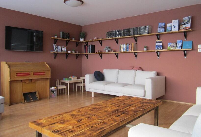 پانسیون Skulagardur