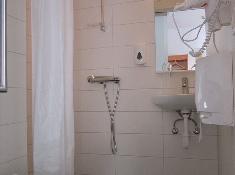 پانسیون Skulagardur