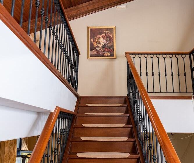 پانسیون Sourediko