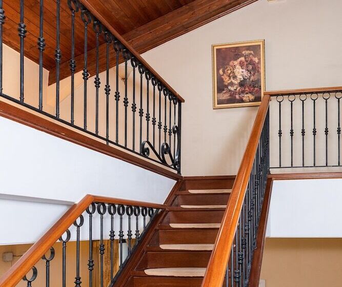 پانسیون Sourediko