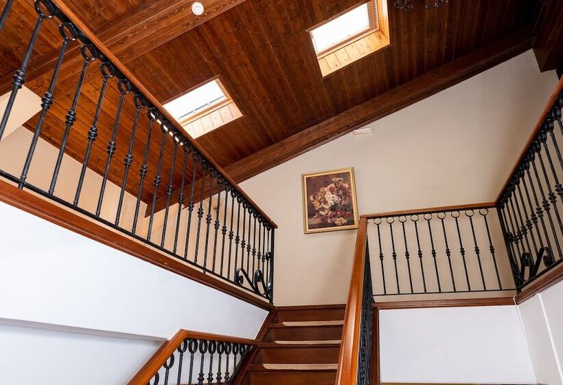 پانسیون Sourediko