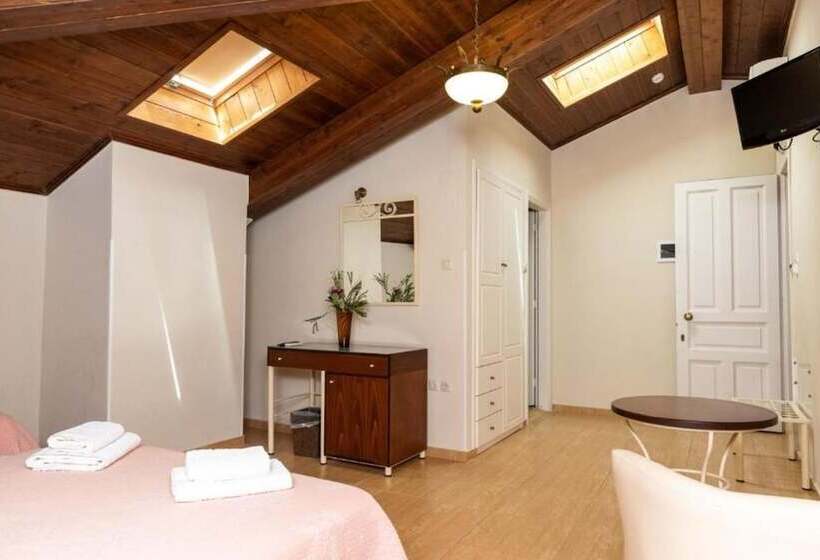 پانسیون Sourediko