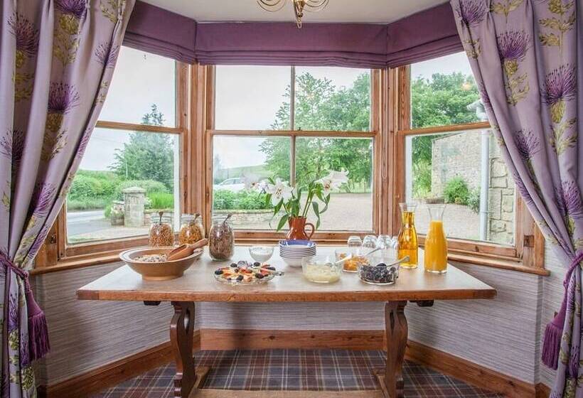 ペンション The Coach House