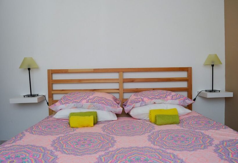 Pi Guest House   Hostel