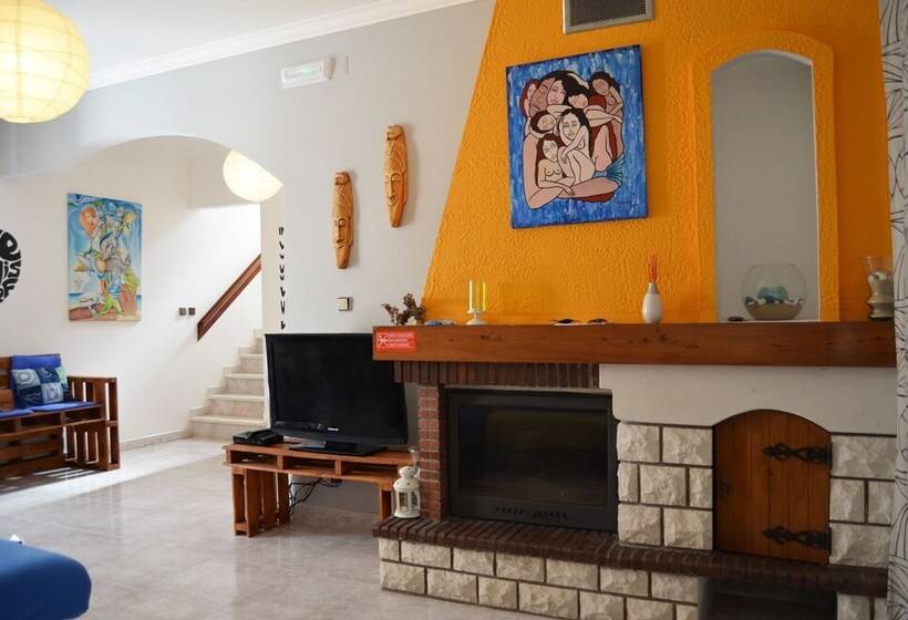 Pi Guest House   Hostel