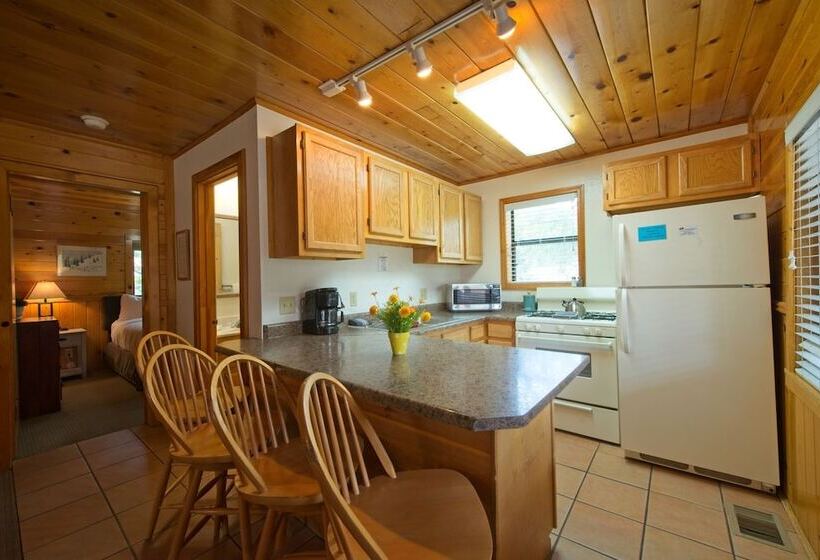 Private Mountain Casita Cabin