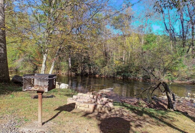 Rivendell Creekside    3 Bedrooms, 2 Baths, Sleeps 6 Cabin By Redawning