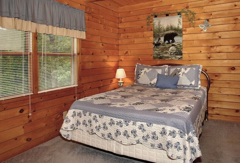 Spruce Lane   2 Bedrooms, 2 Baths, Sleeps 6 Cabin By Redawning