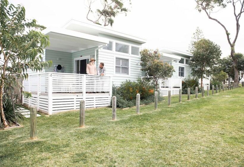 Surfside Cudmirrah Beach