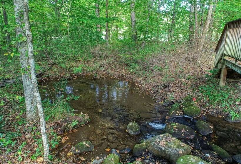 Sweet    2 Bedrooms, 2 Baths, Sleeps 6 Cabin By Redawning