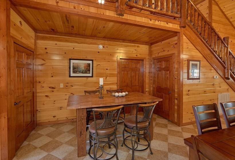 Sweet Tranquility Pool Lodge Apartment 4