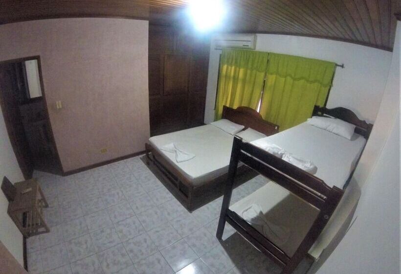 Tauma Hostal & Camping