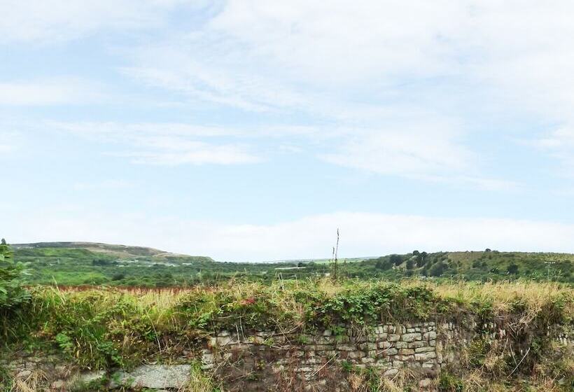 The Annexe, Laburnum