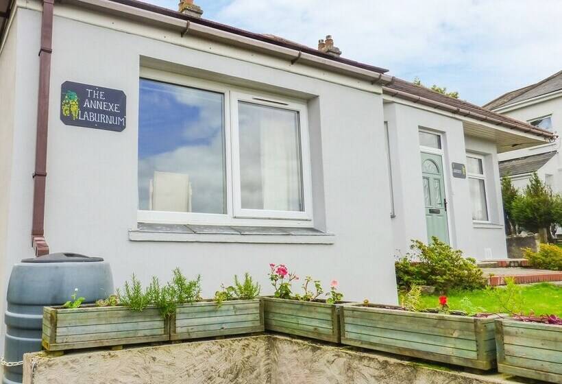 The Annexe, Laburnum