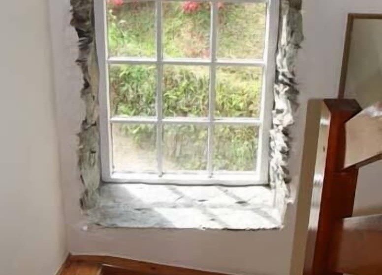 Tuckermarsh Quay River Cottage 2