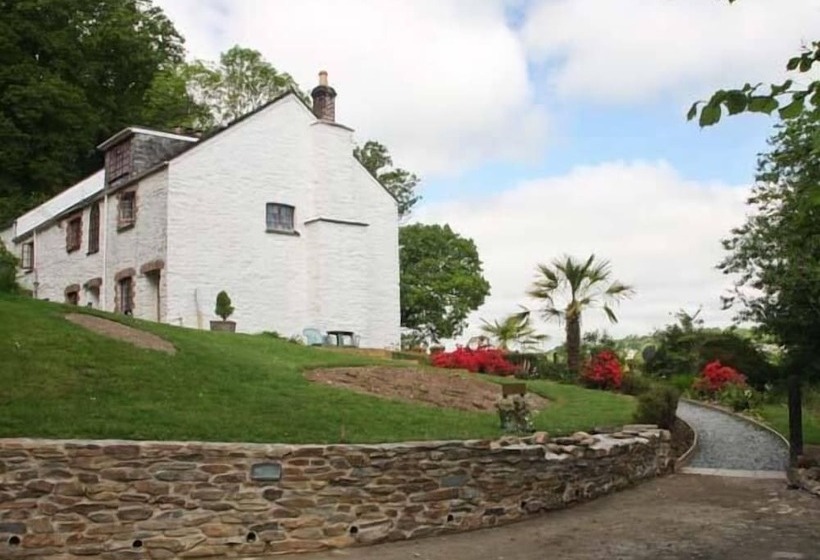 Tuckermarsh Quay River Cottage 2