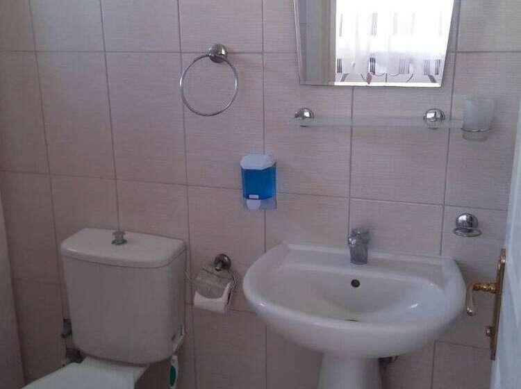 Uc Mevsim Otel