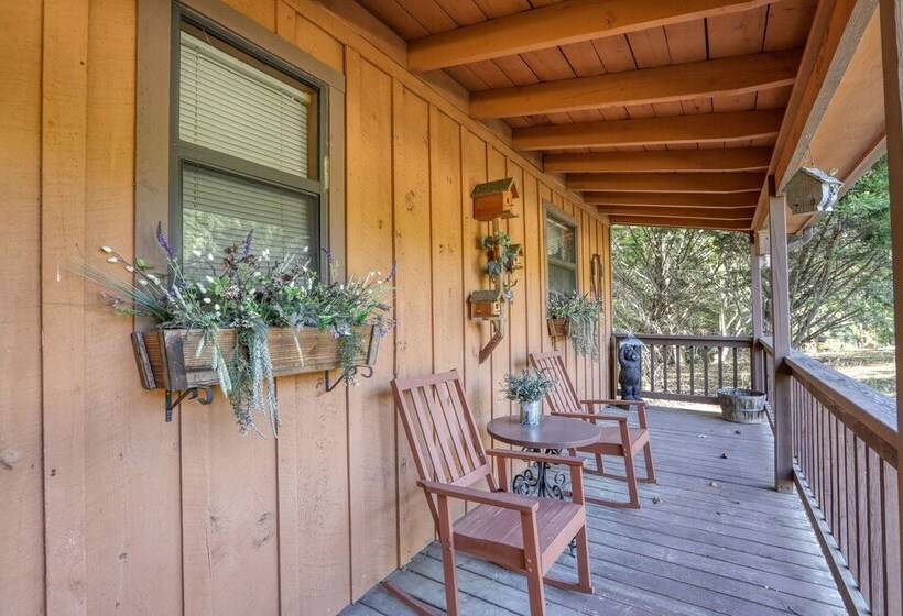 Whispering Creek   2 Bedrooms, 1 Baths, Sleeps 6 Cabin By Redawning