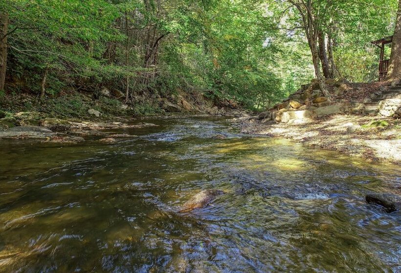 Whispering Creek   2 Bedrooms, 1 Baths, Sleeps 6 Cabin By Redawning