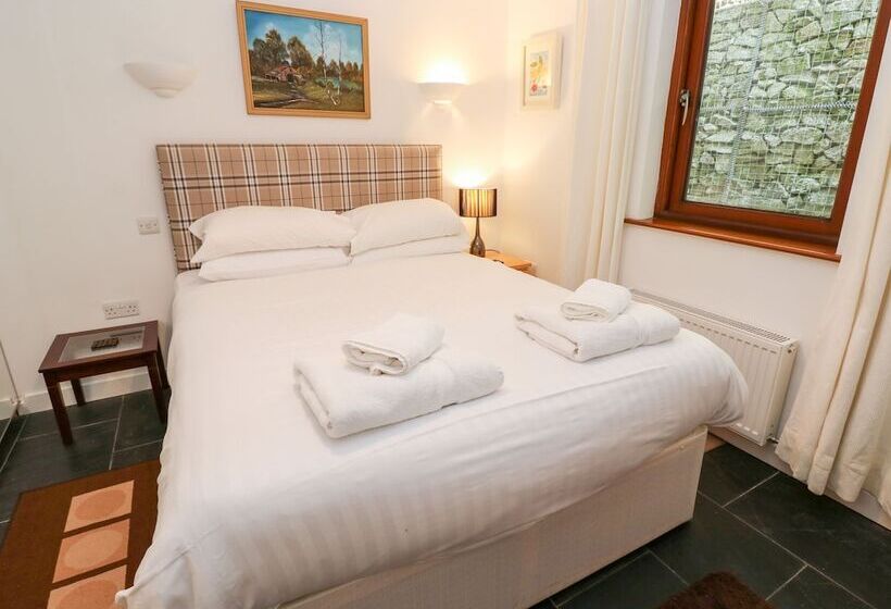 White Lodge Apartment